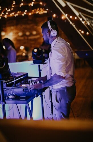 hochzeits dj für deine Party buchen guet stimmung garantiert