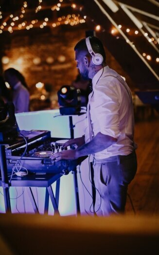 hochzeits dj für deine Party buchen guet stimmung garantiert