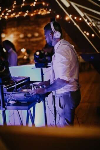 hochzeits dj für deine Party buchen guet stimmung garantiert